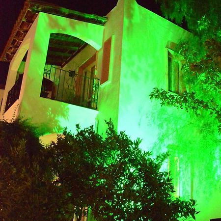 Villa Nergis Bitez Exteriör bild