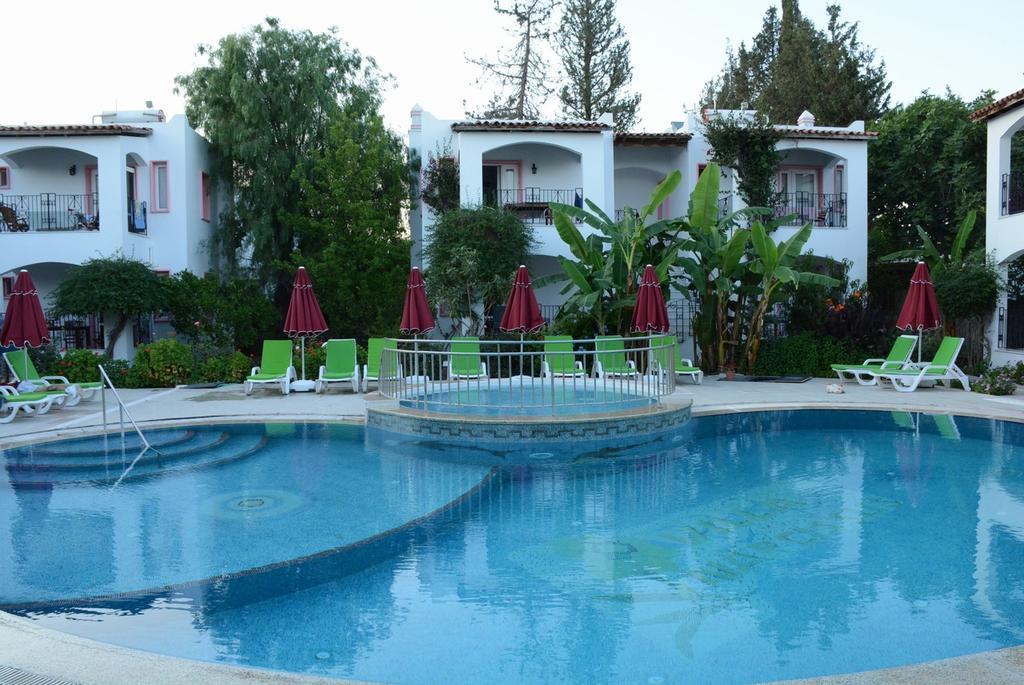 Villa Nergis Bitez Exteriör bild